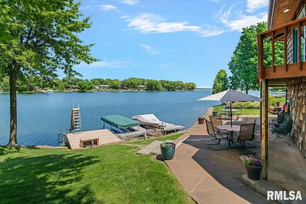 825 POPLAR DR, Petersburg, IL 62675