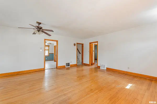 414 LOGAN ST, Emden, IL 62635