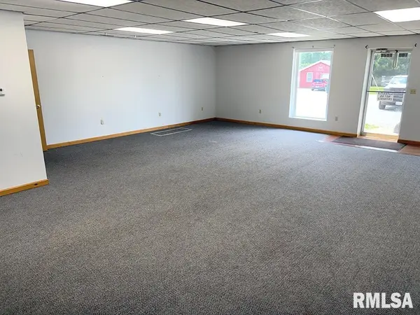 235 CHESTNUT ST, Louisville, IL 62858