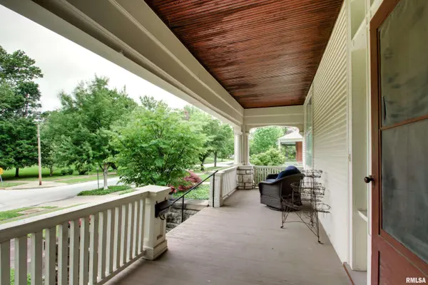 215 S 16TH ST, Quincy, IL 62301