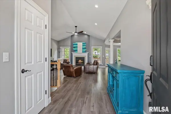 202 HUNTINGTON RD, Chatham, IL 62629