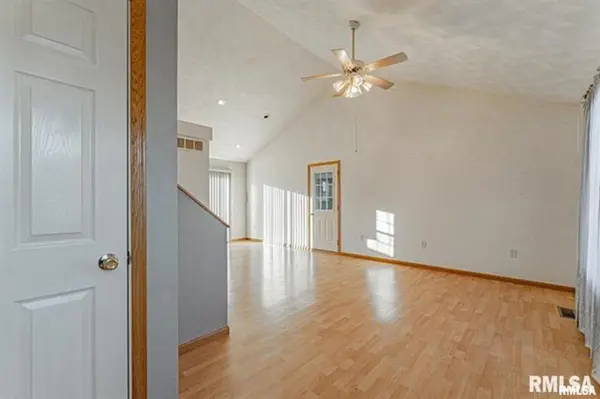 215 GERALDINE ST, Green Valley, IL 61534