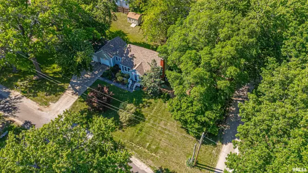 101 Lanterman ST, Elkhart, IL 62634