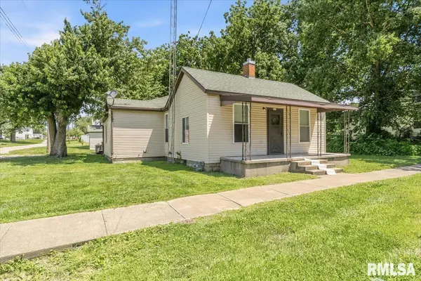 301 E MAIN ST, Pleasant Plains, IL 62677