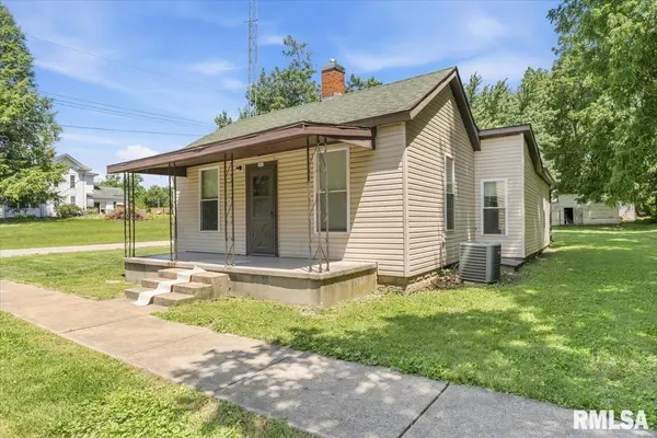 301 E MAIN ST, Pleasant Plains, IL 62677