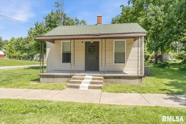 301 E MAIN ST, Pleasant Plains, IL 62677