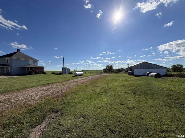 2558 E County Highway 17 HWY, Avon, IL 61415
