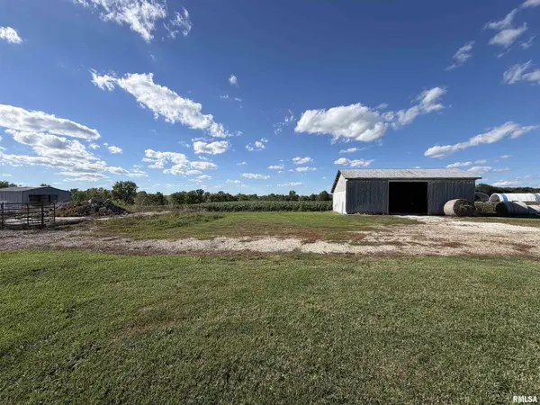 2558 E County Highway 17 HWY, Avon, IL 61415