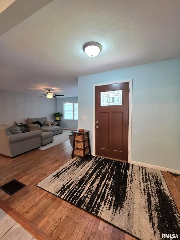 103 W JEFFERSON ST, Camp Point, IL 62320