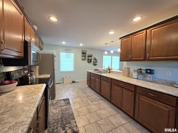 103 W JEFFERSON ST, Camp Point, IL 62320