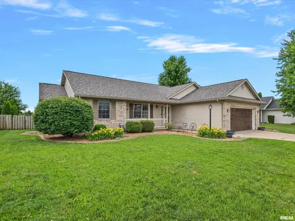 306 Osteen LN, Chatham, IL 62629