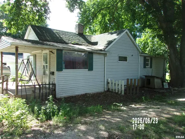 919 W NORTH ST, Clinton, IL 61727-6