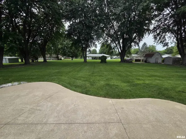 212 CALIFORNIA AVE, East Galesburg, IL 61430