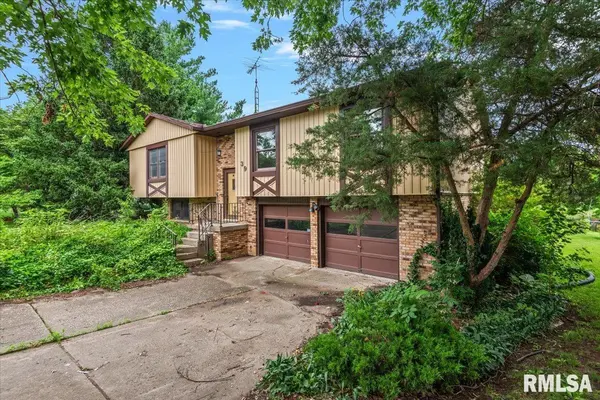 39 Covered Bridge Acres RD, Glenarm, IL 62536