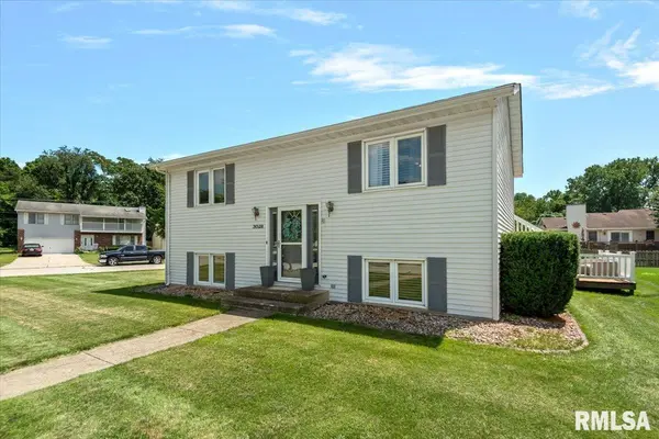 3028 Sutherland RD, Springfield, IL 62702