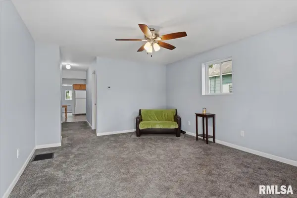 608 W MAPLE ST, Auburn, IL 62615