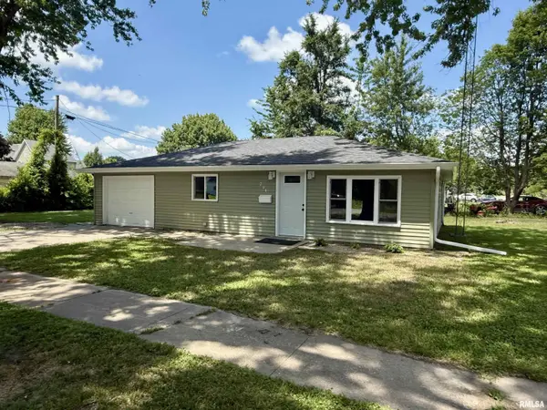 204 E ADAMS ST, Abingdon, IL 61410