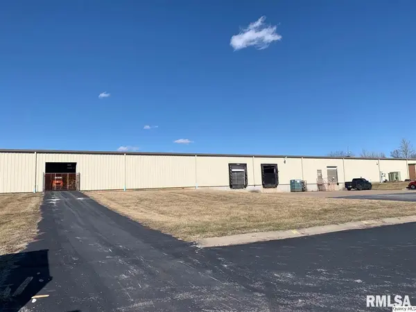 1813 Quintron Way, Quincy, IL 62305