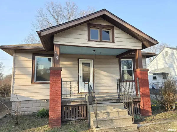2125 WOODLAWN AVE, Granite City, IL 62040