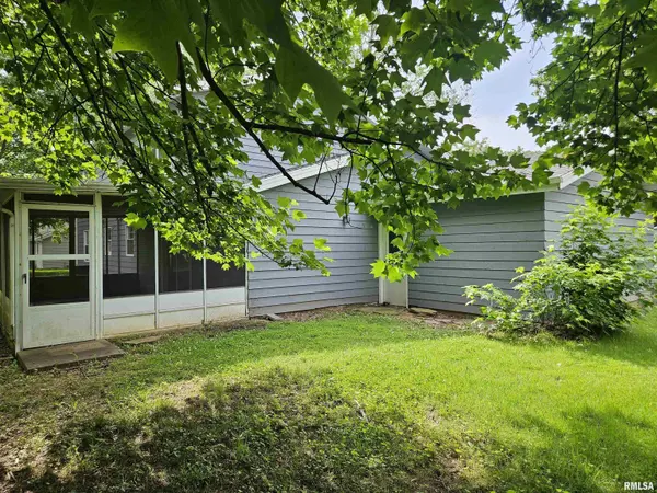 2908 W KENT DR, Carbondale, IL 62901