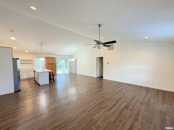 6005 CHANDLER DR, Carterville, IL 62918