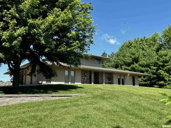 6 MARTY LN, Macomb, IL 61455