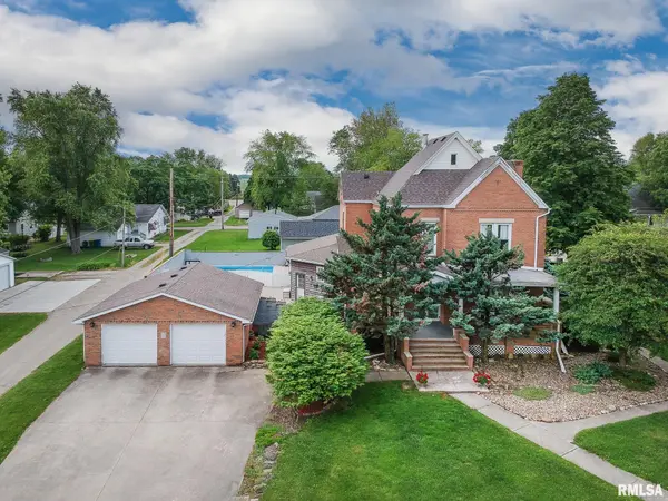 101 S OAK ST, Lexington, IL 61753