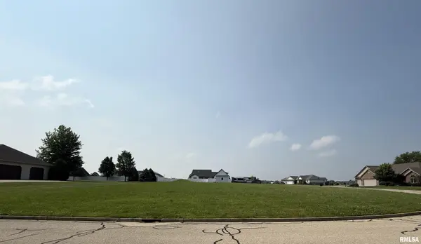305 APACHE WAY, Groveland, IL 61535
