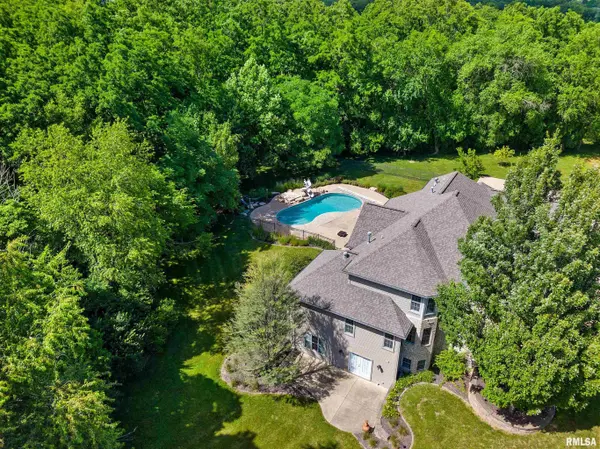 4851 SHERIDAN RD, Groveland, IL 61535
