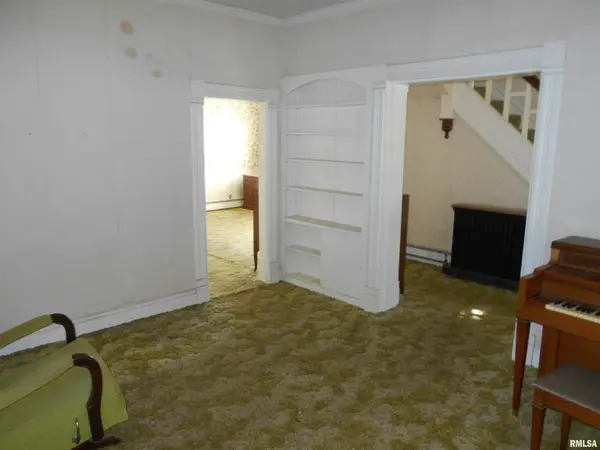 306 S MAIN ST, Avon, IL 61415