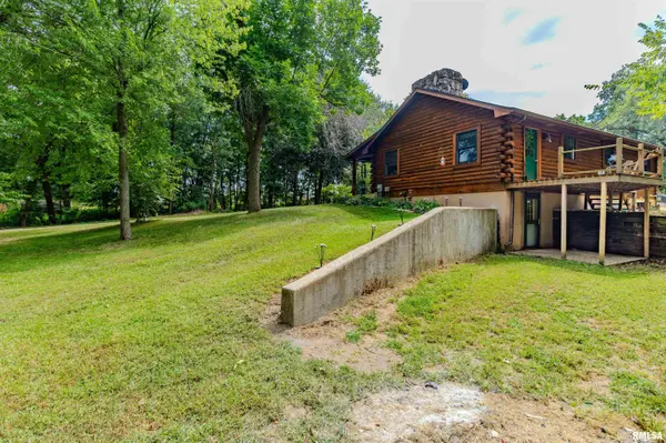 1101 County Road 950 N, Bath, IL 62617