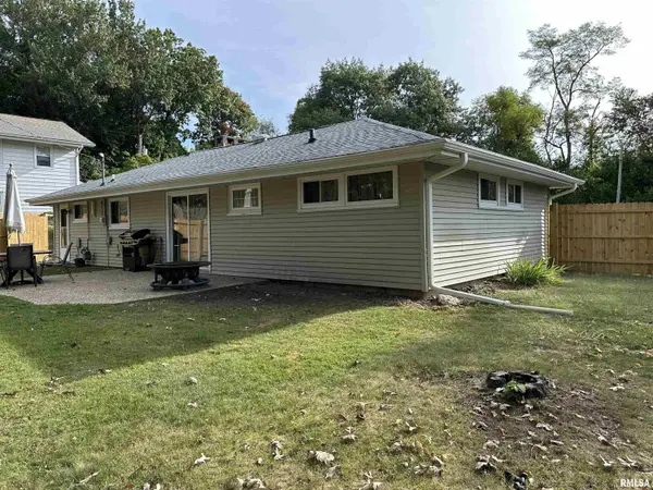 840 RAVINE CT, Canton, IL 61520