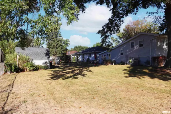 1000 W TAYLOR LN, Bartonville, IL 61607