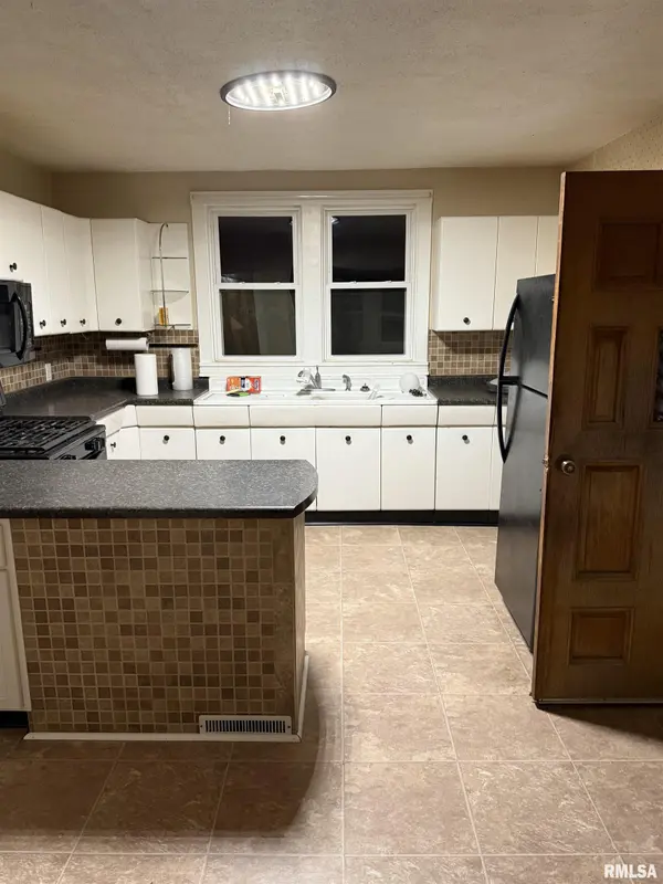 307 E SOUTH ST, Astoria, IL 61501
