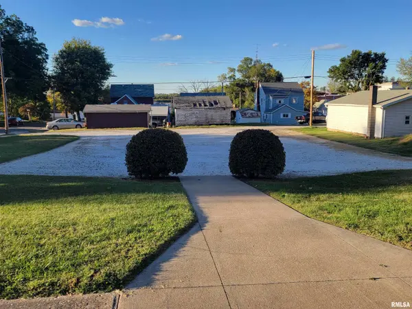 91 W 5TH ST,  Dallas City,  IL 62330