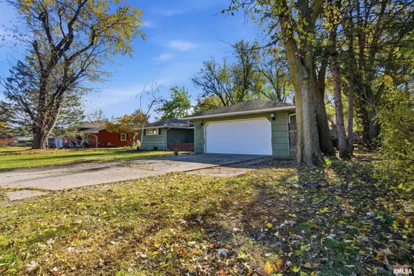 3126 E CEDAR HILLS DR, Chillicothe, IL 61523