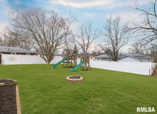 112 CAROLINE ST, Morton, IL 61550