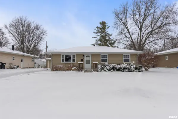 18 Ardith DR, Normal, IL 61761