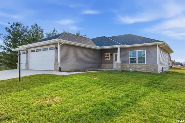 1304 W HILLCREST DR, Chillicothe, IL 61523