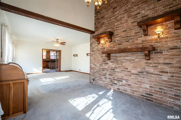 401 N Jenette AVE, Buckner, IL 62819