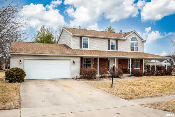 1 PLYMOUTH CT, Washington, IL 61571