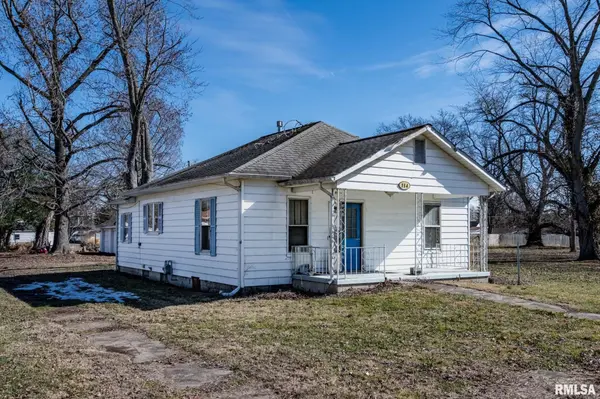114 N WEST ST, Elkville, IL 62932