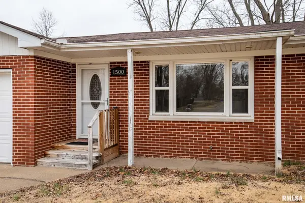 1500 E Gary DR, Carbondale, IL 62902