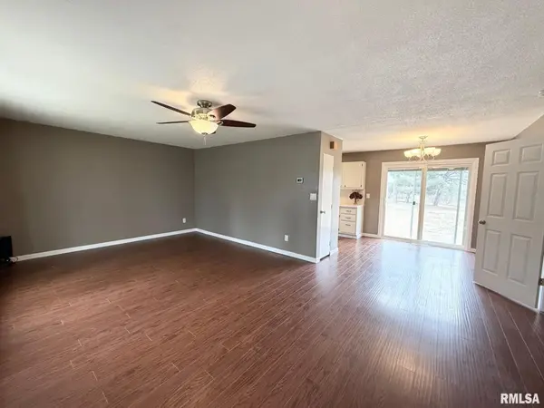 407 CAMELOT DR, Desoto, IL 62924