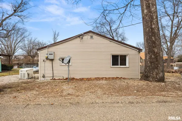 12245 SUNSET DR, Manito, IL 61546