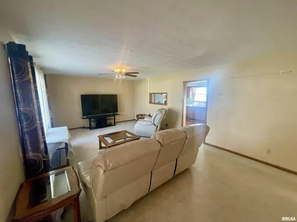 134 W Osborne ST, Bushnell, IL 61422