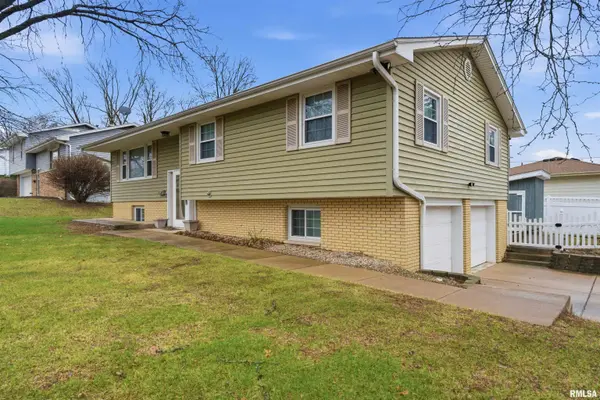 2820 W HUNTINGTON DR, Peoria, IL 61614