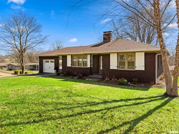 330 N SYCAMORE TER, Canton, IL 61520