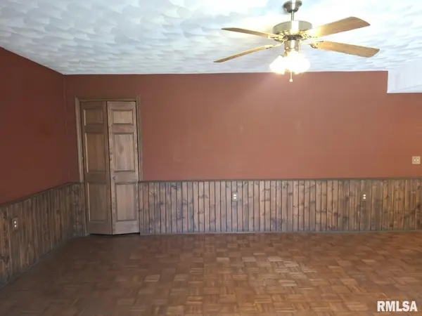 23074 N CHEROKEE RD, Cuba, IL 61427