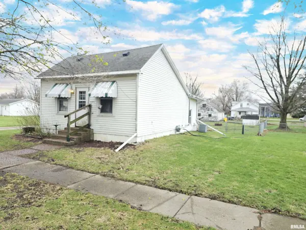 203 STATE ST, Benson, IL 61516